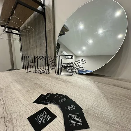 Trentanove Appartement Napels